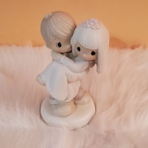 PRECIOUS MOMENTS FIGURINE
